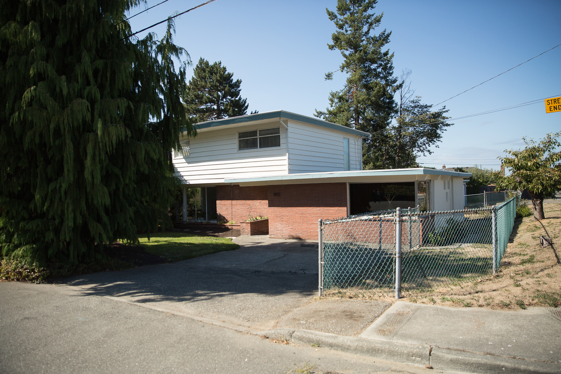 Property Photo:  855 Sprague St  WA 98020 