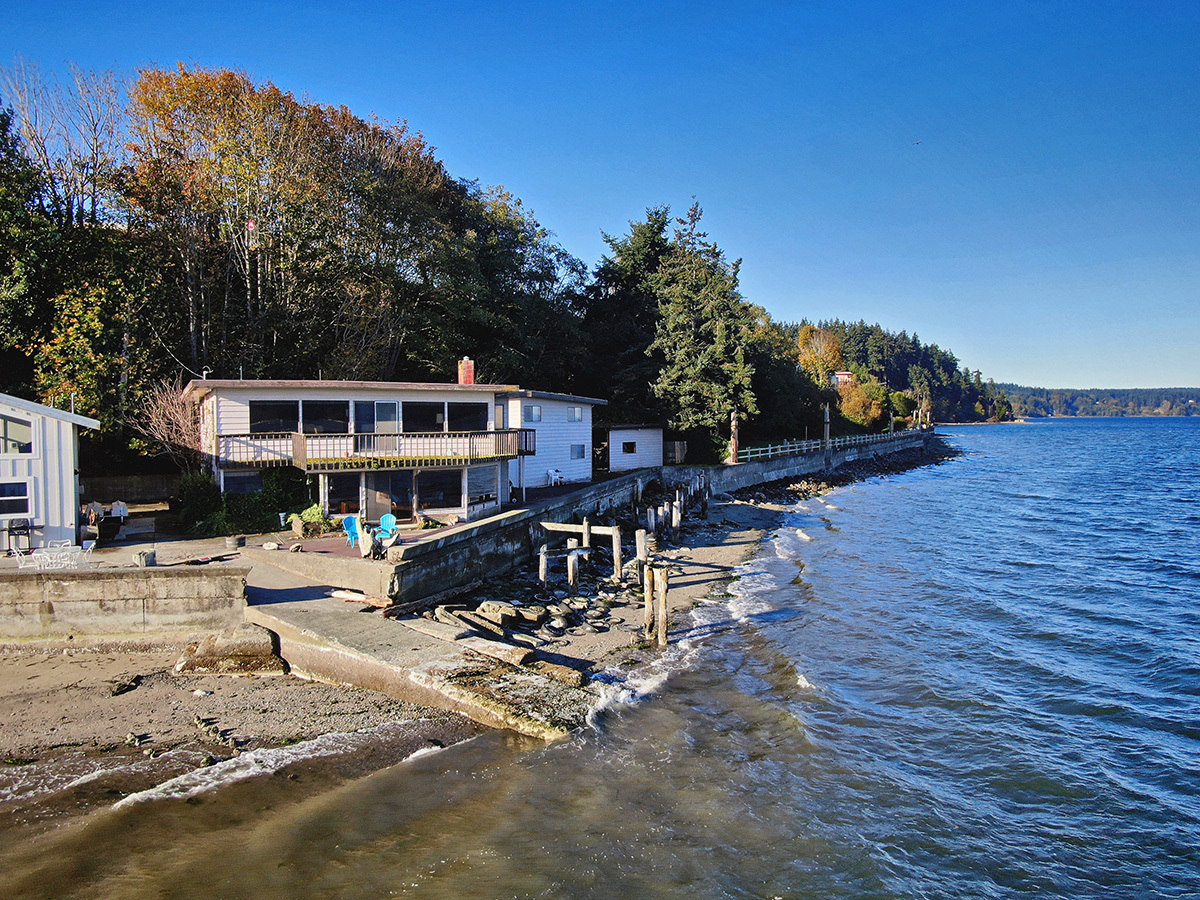 Property Photo:  110 Sunrise Lane  WA 98260 