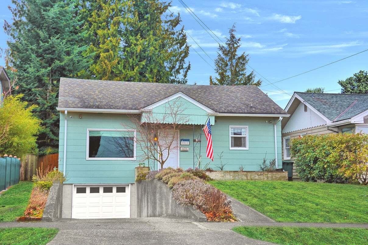 Property Photo:  3512 Norton Ave  WA 98201 