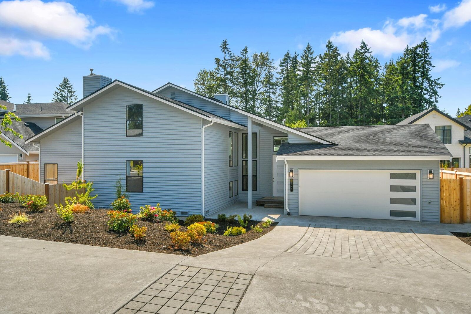 Property Photo: 16608 63rd Avenue W WA 98037