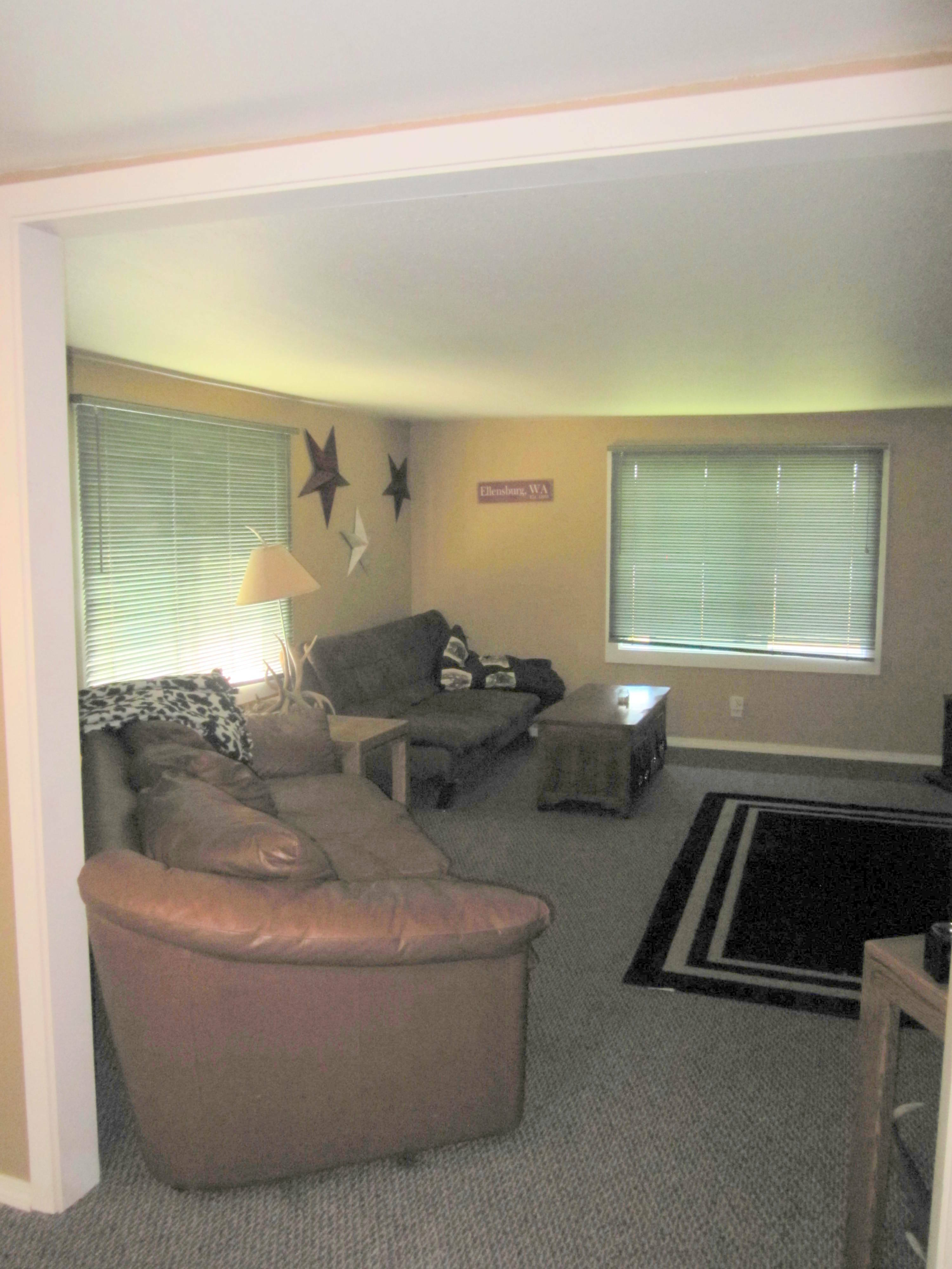 Property Photo: Living room 4101 Hungry Junction Rd  WA 98926 