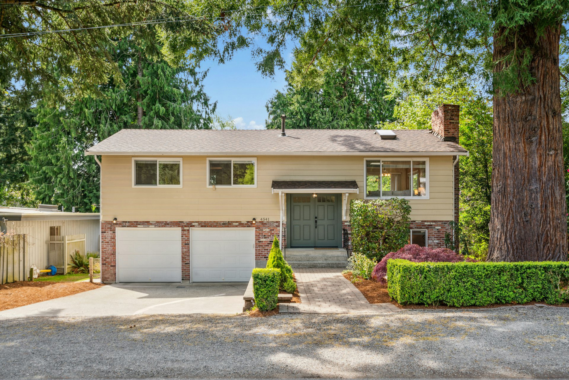 Property Photo: 4541 88th Avenue SE WA 98040