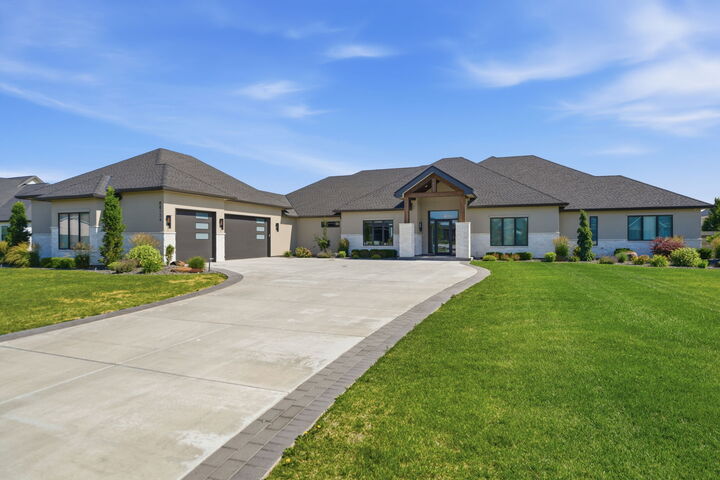 Property Photo: 88134 Calico Rd WA 99338