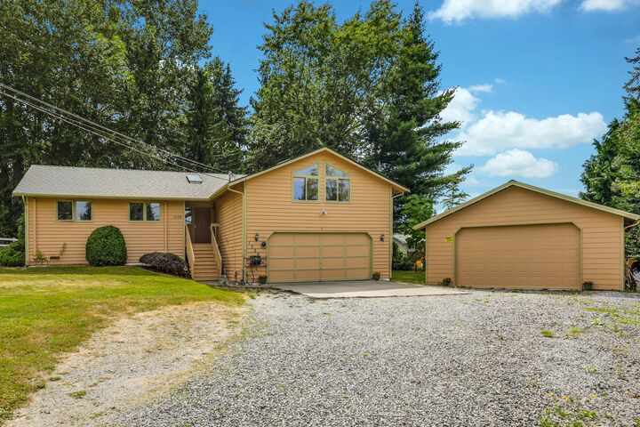 Property Photo:  1520  151st Place SW  WA 98087 