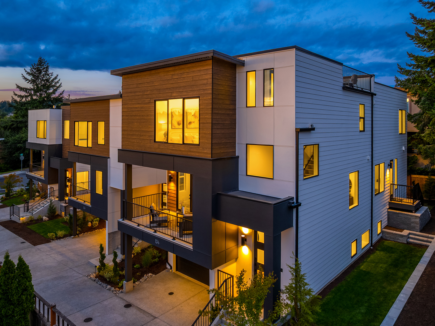 Property Photo:  134  8th Court  WA 98033 