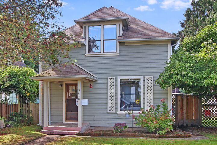 Property Photo:  3718  Hoyt Avenue  WA 98201 