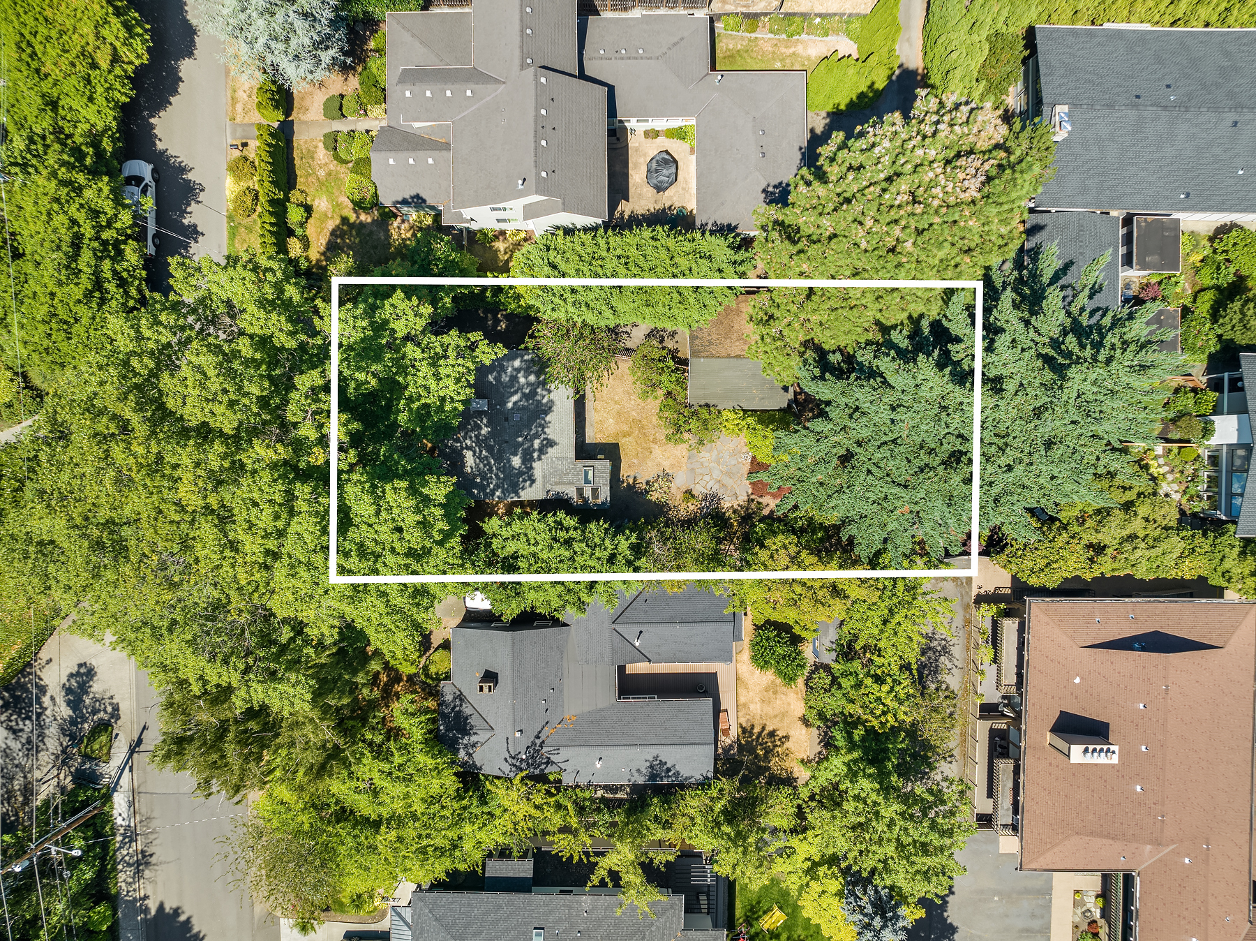 Property Photo: 422 98th Avenue NE WA 98004