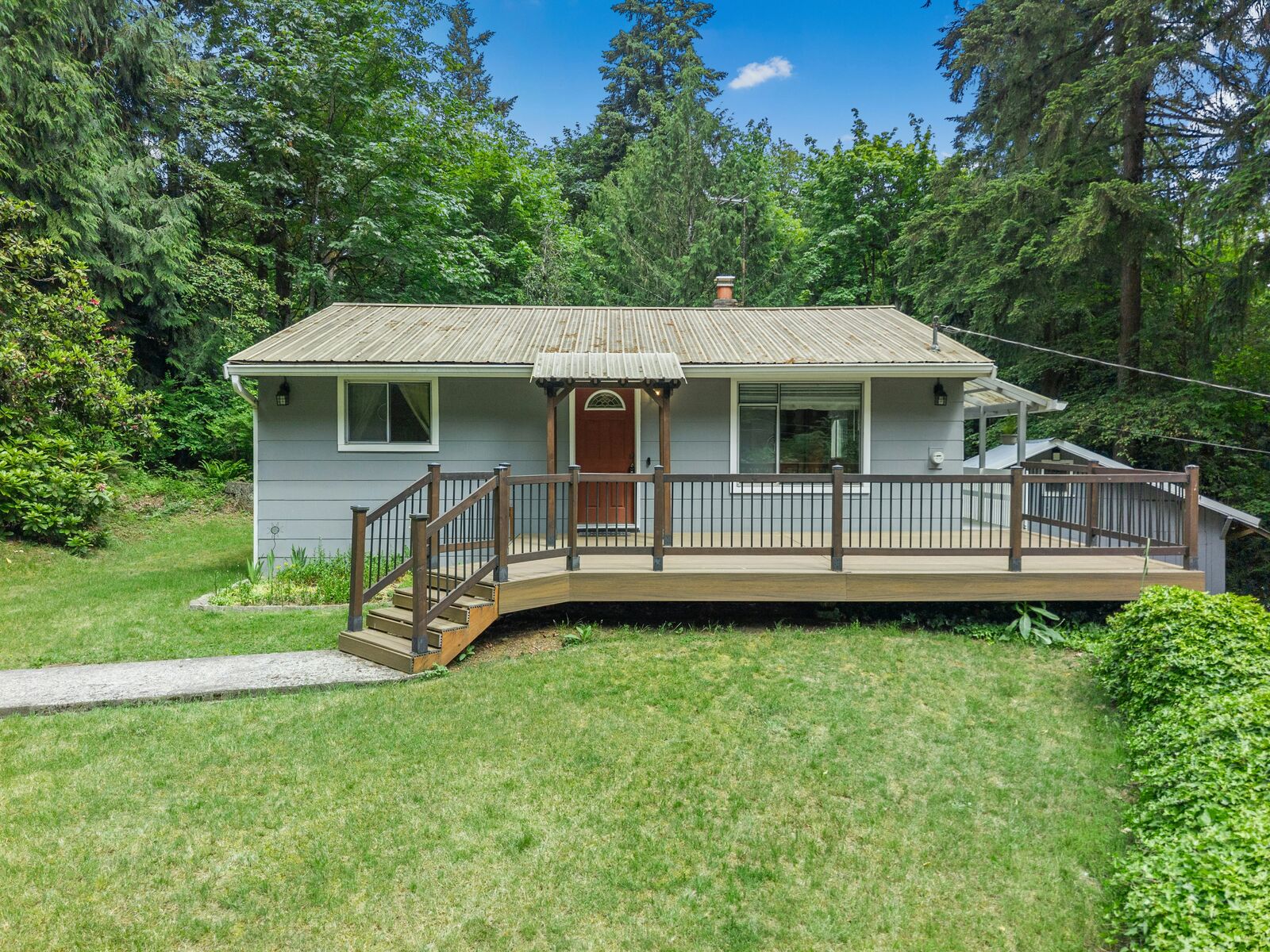 Property Photo: 13816 NE 137th Street WA 98034
