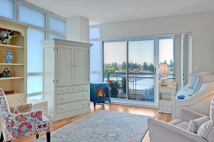 Property Photo: Living room 1188 106th Ave NE 421 WA 98004