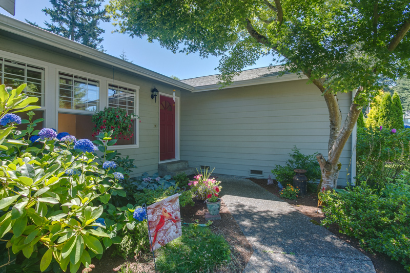 Property Photo: Entry 10024 175th Place SE WA 98296