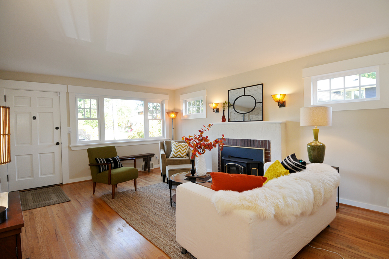 Property Photo: Living room 549 NE 92nd  WA 98115 