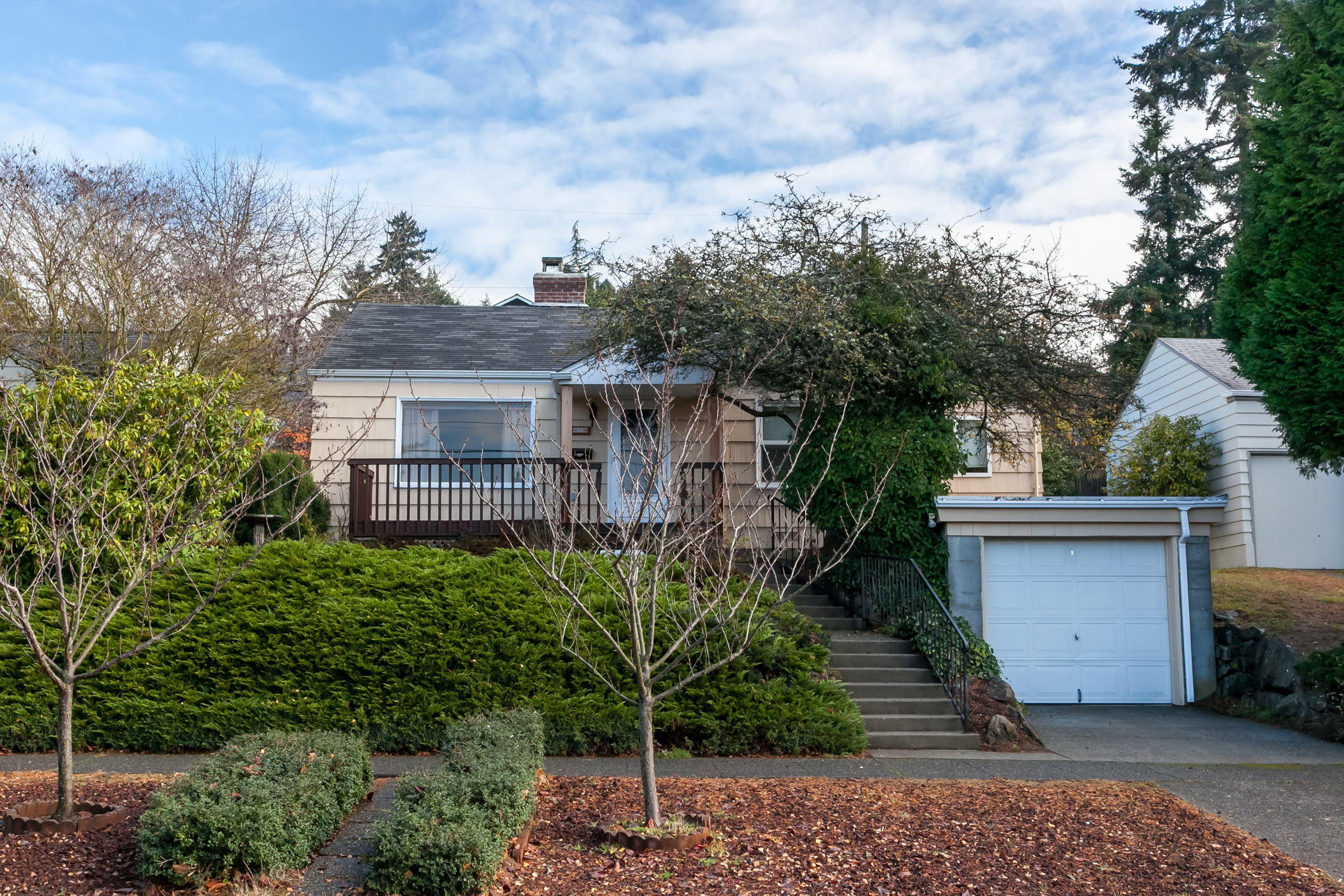 Property Photo:  3224 32nd Ave W  WA 98199 