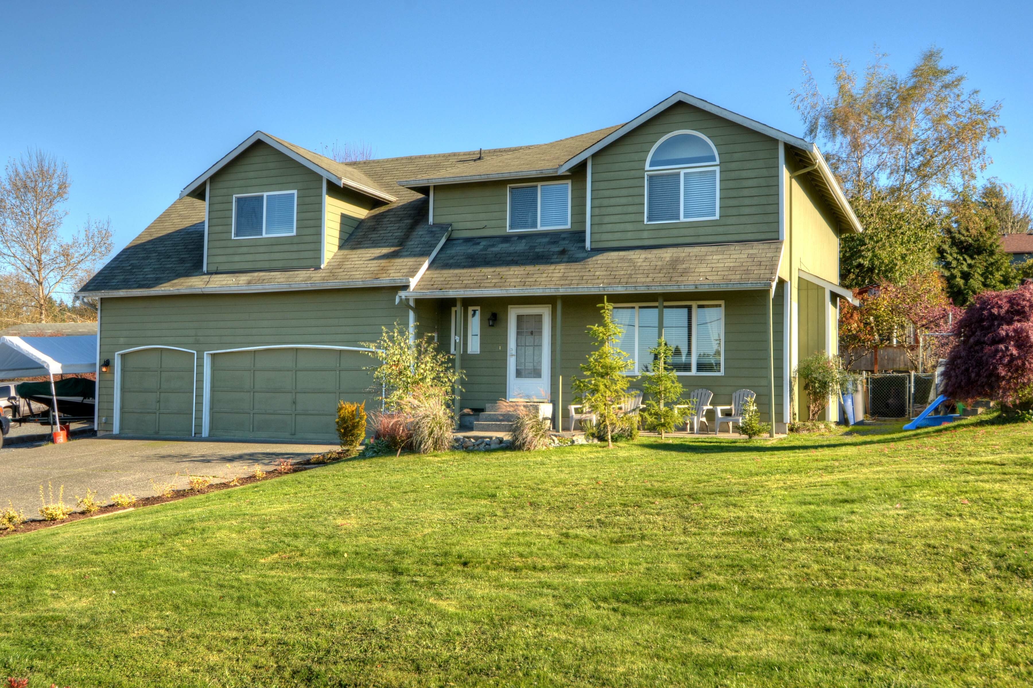 Property Photo: 811 Sunnyside Blvd SE WA 98258