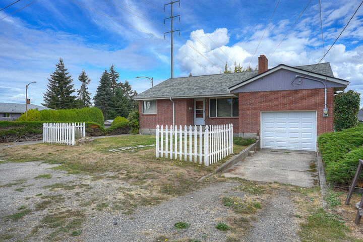 Property Photo:  1917 N Ferdinand St  WA 98406 