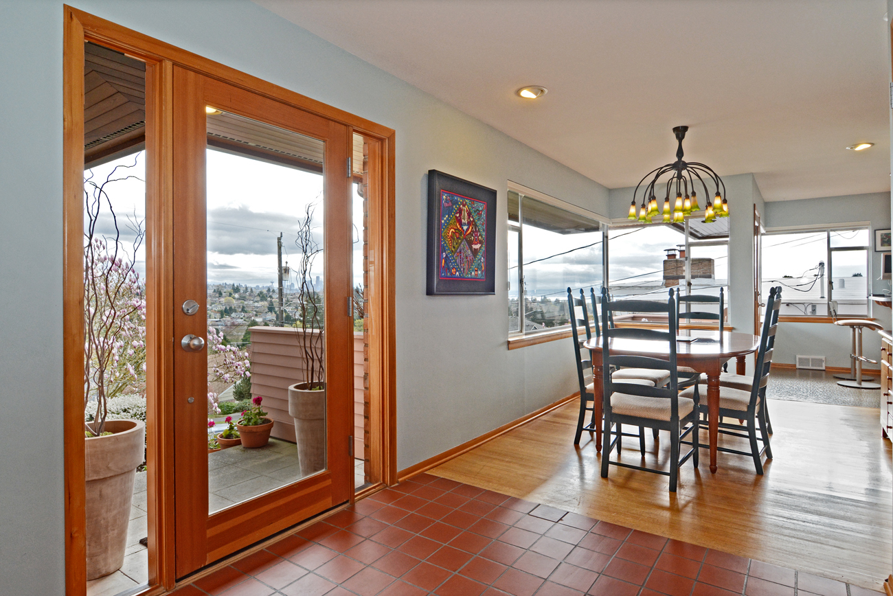 Property Photo: Foyer 3041 37th Ave W  WA 98199 