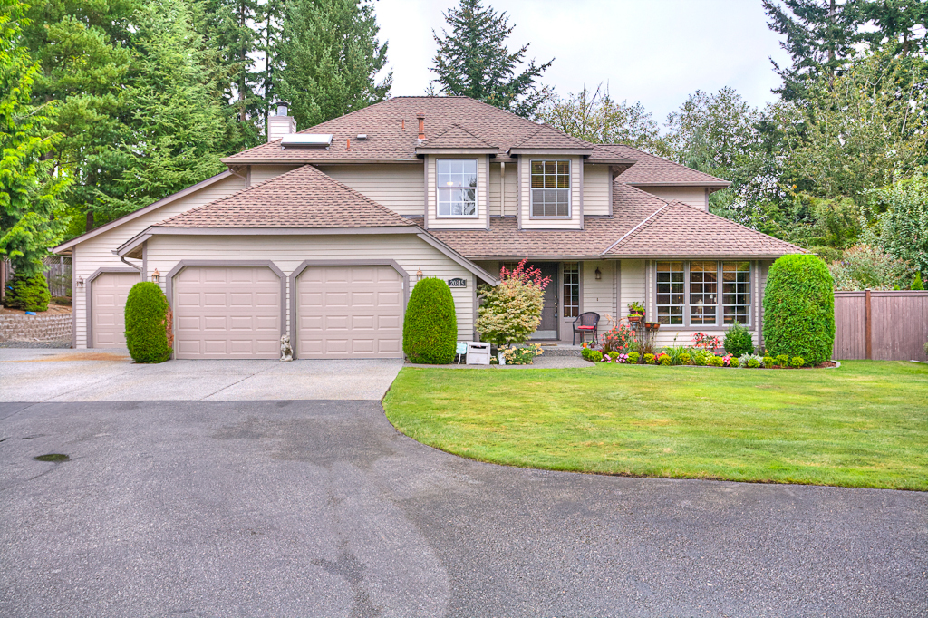 Property Photo:  20815 33rd Dr SE  WA 98021 