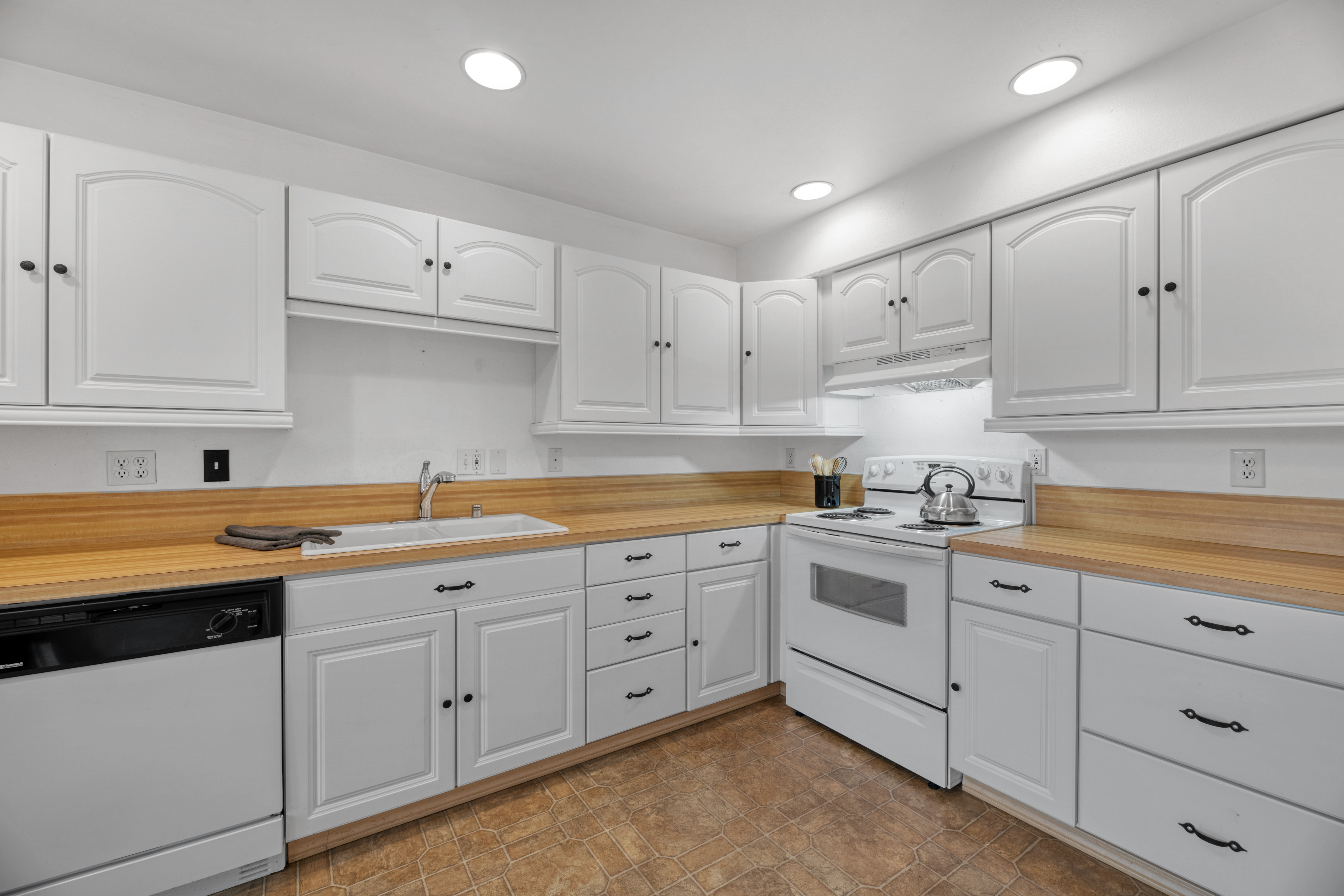Property Photo: 870 Wesley Street 104 WA 98223
