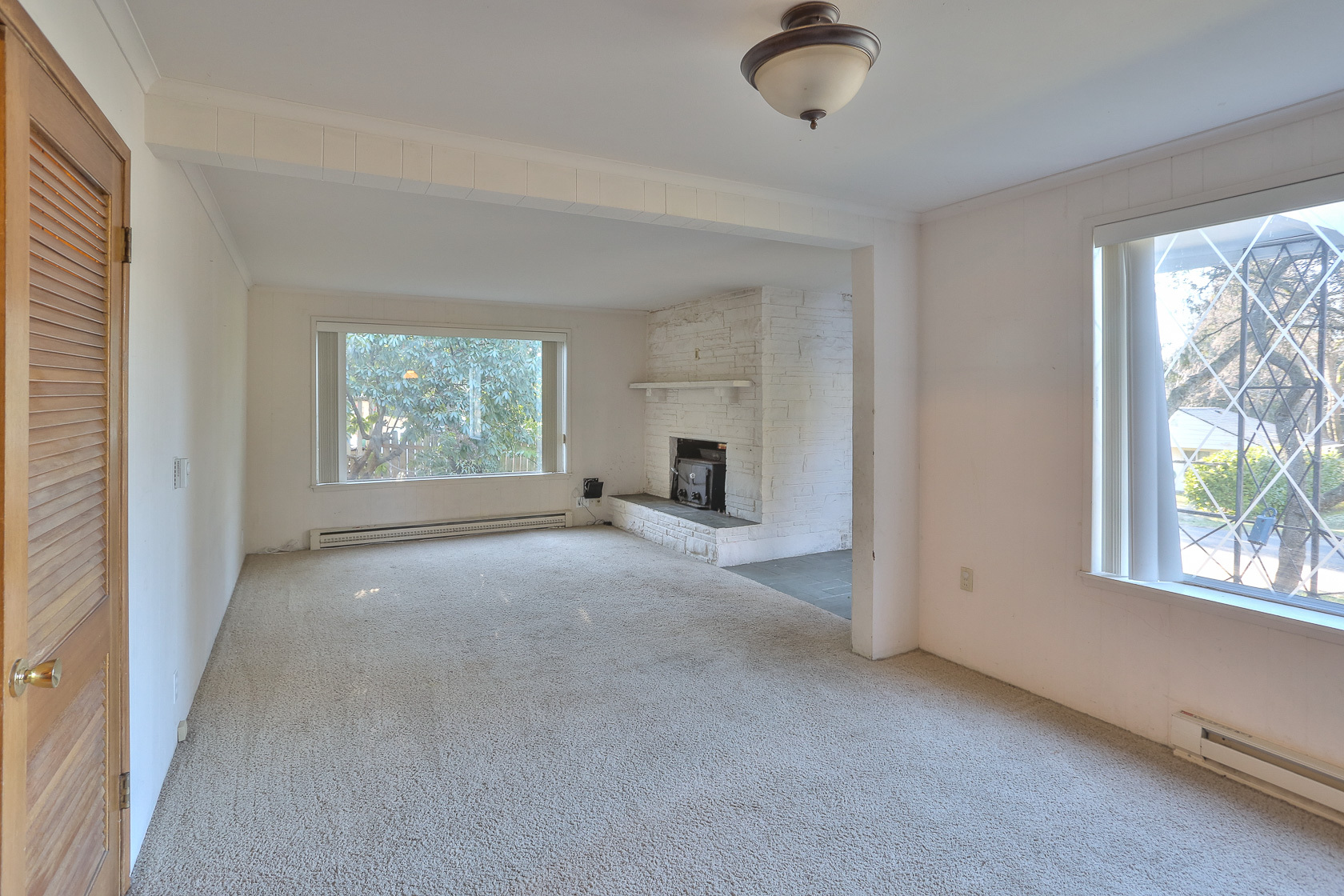 Property Photo: Living Room 11738 Bartlett Ave NE  WA 98125 