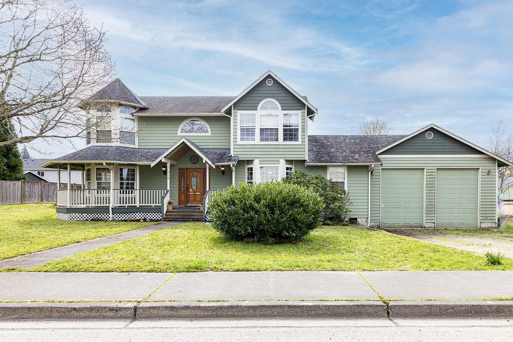 Property Photo: Front Porch 714 High Avenue  WA 98294 