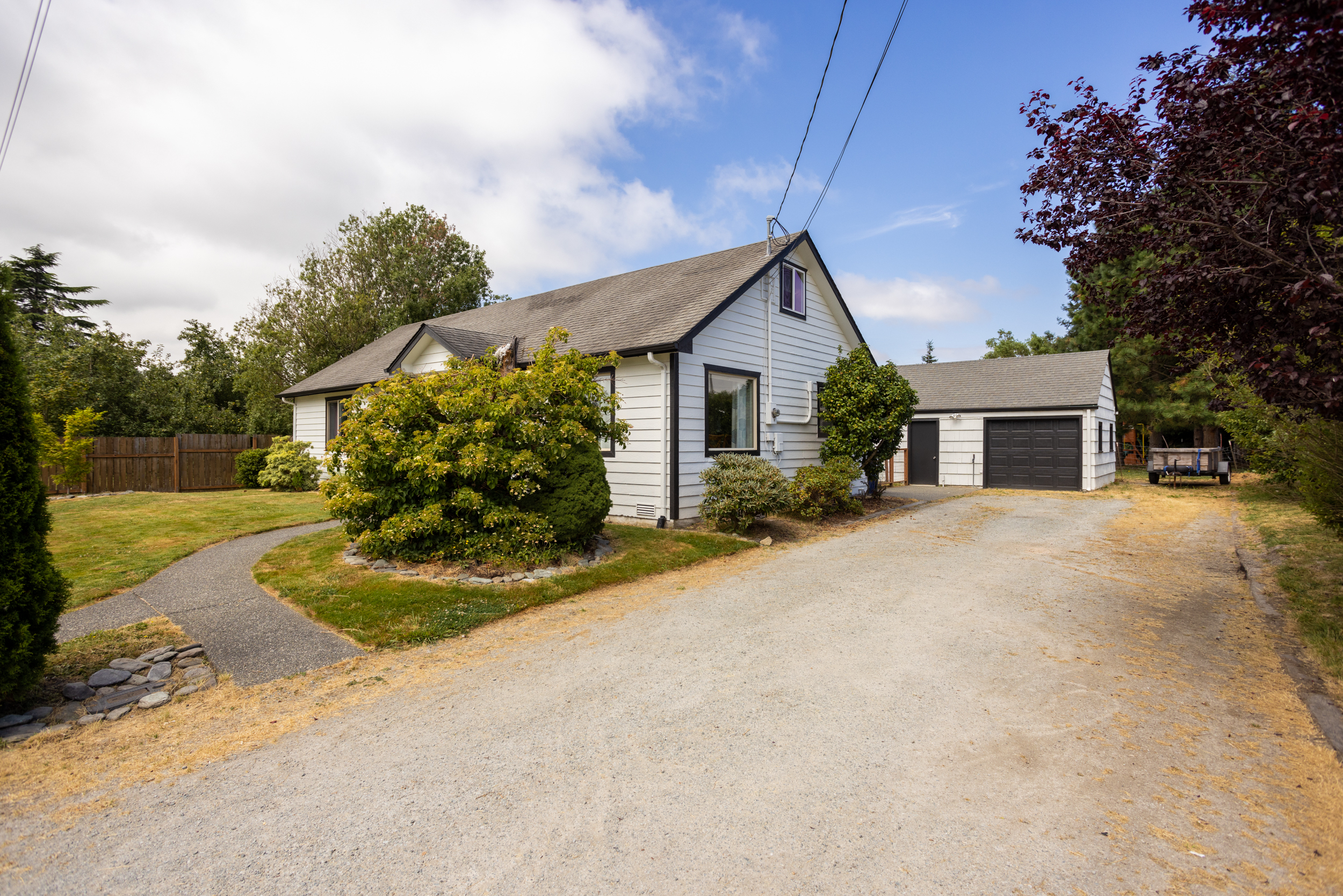 Property Photo: 1617 E Blackburn Rd 1617 Blackburn Road  WA 98274 