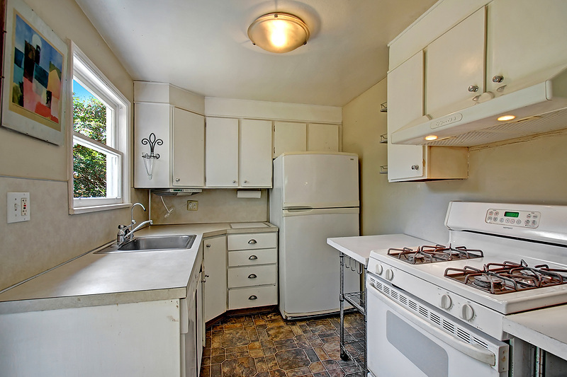 Property Photo: Kitchen 5102 47th Ave NE  WA 98105 