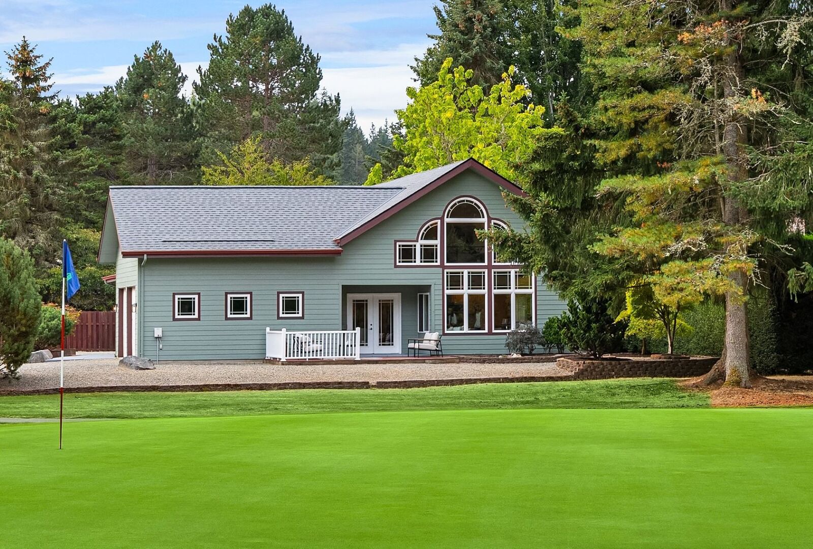 Property Photo: 11033 Mandus Olson Rd NE 11033 Mandus Olson Road NE WA 98110