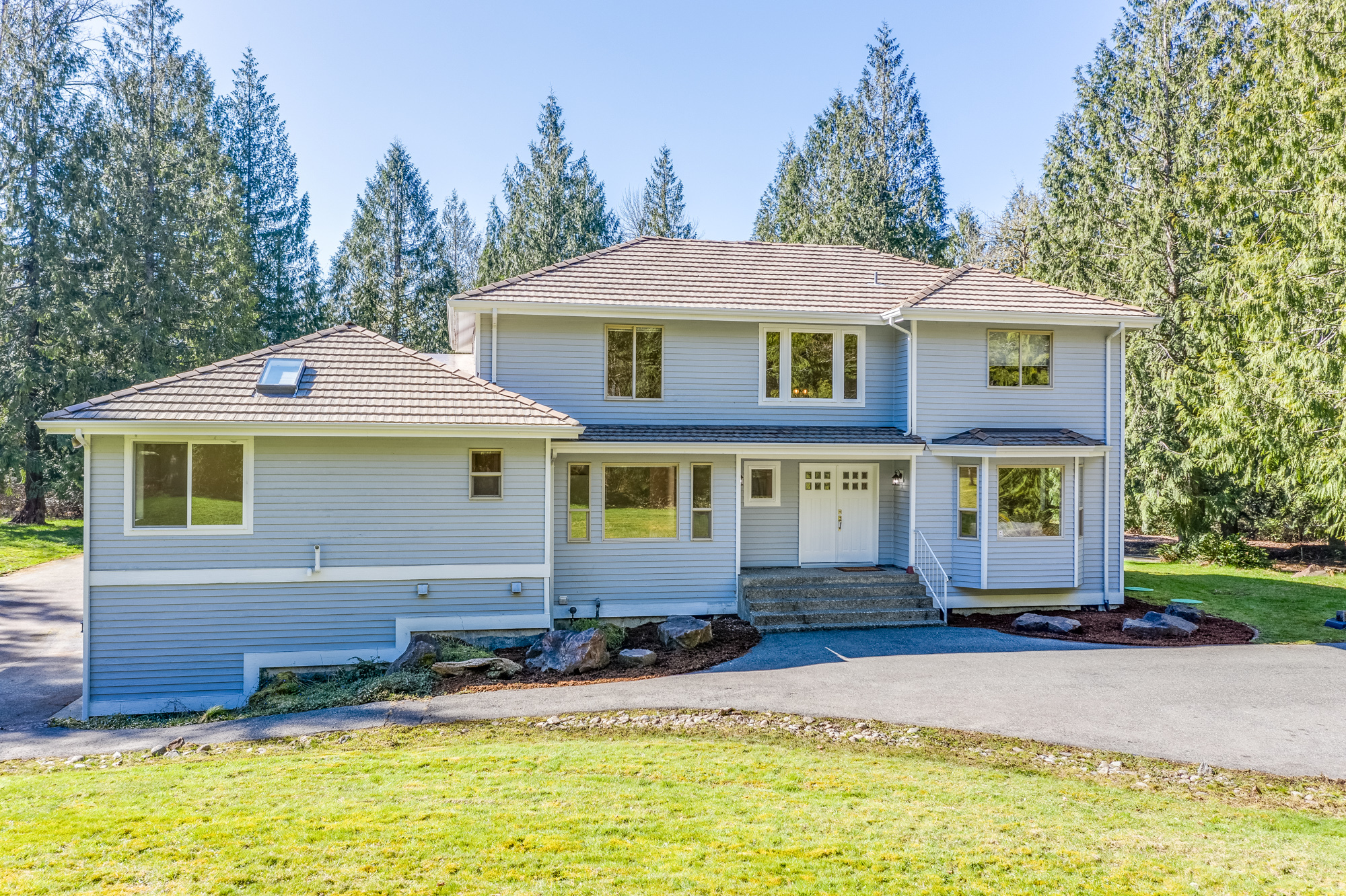 Property Photo:  330 290th Ave SE  WA 98024 