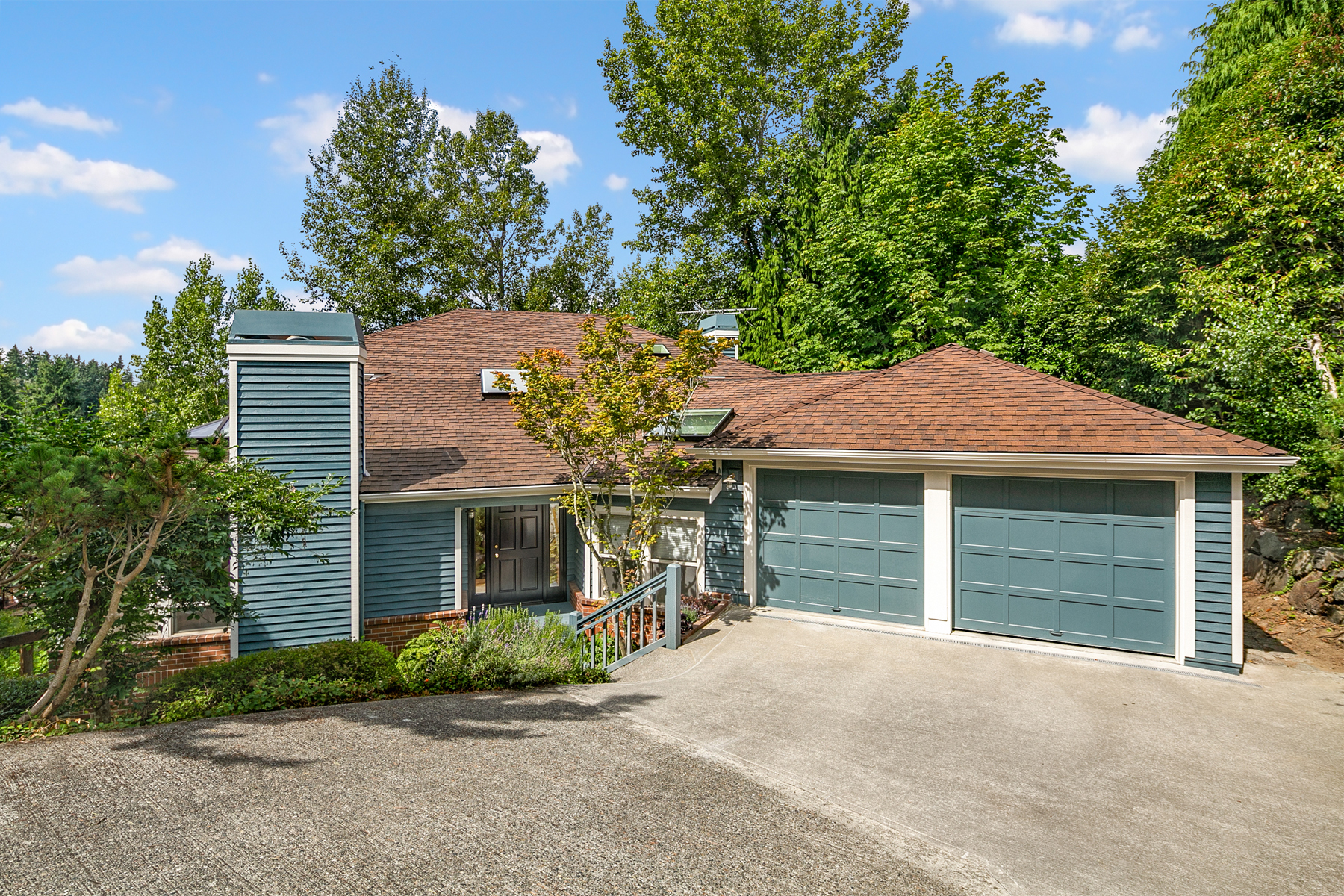 Property Photo:  15901 71st Ave NE  WA 98028 