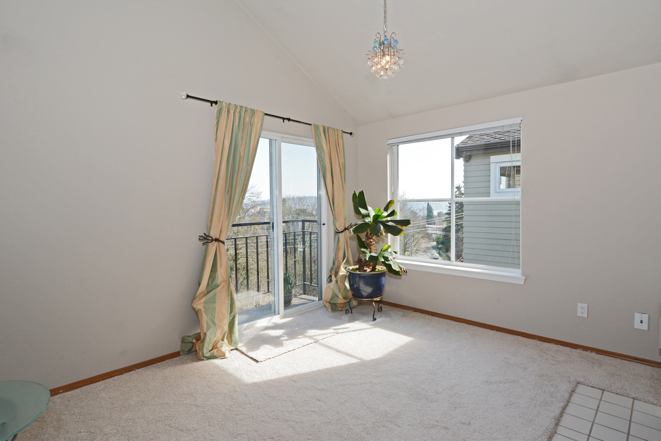 Property Photo: Living room 3901 Fremont Avenue N 502  WA 98103 