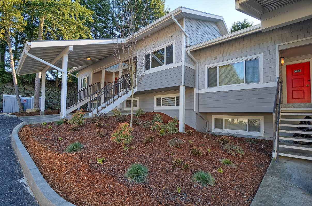 Property Photo:  15216 NE 8th St H2  WA 98007 