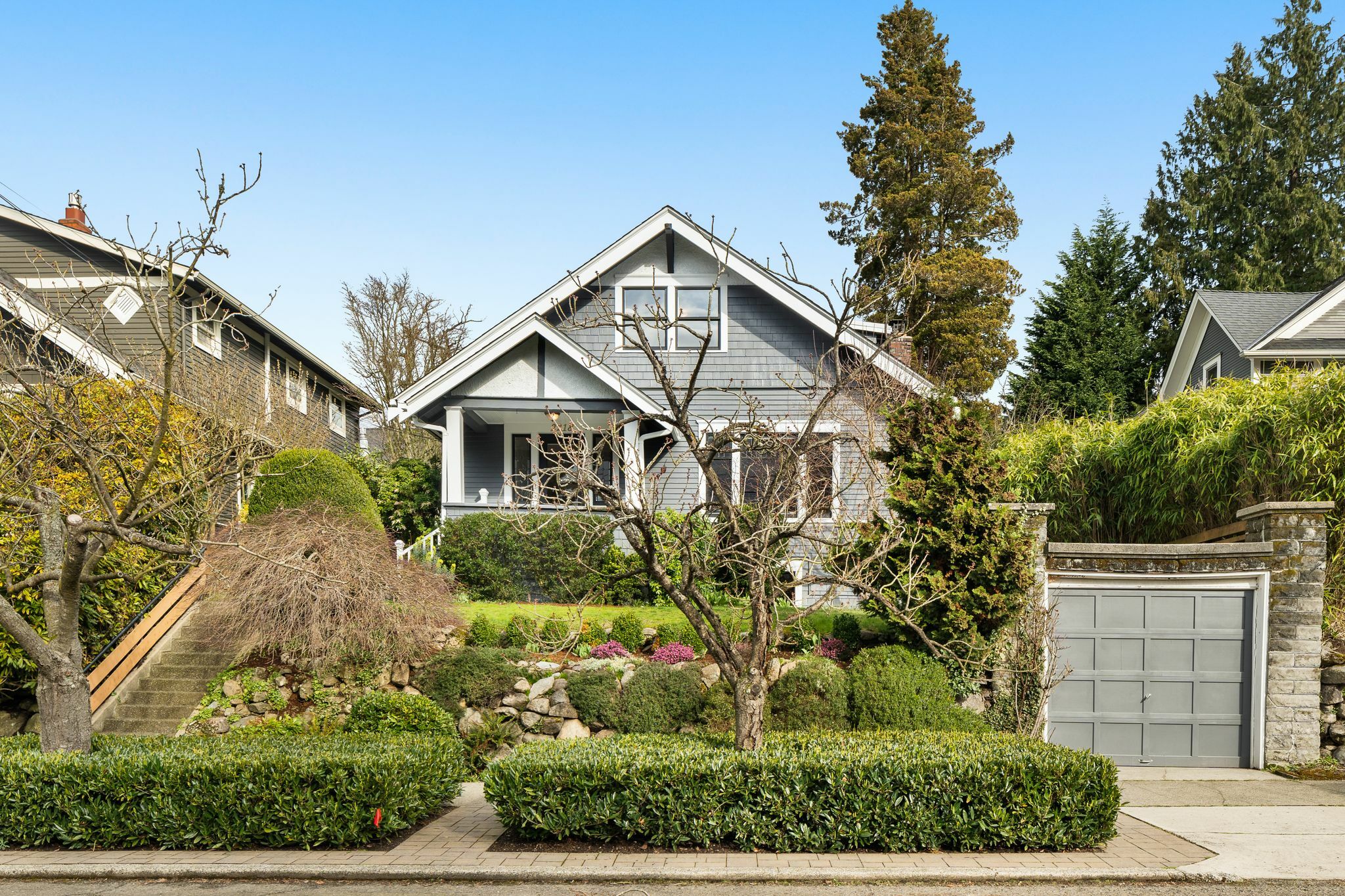 Property Photo:  2218  Nob Hill Avenue N  WA 98109 