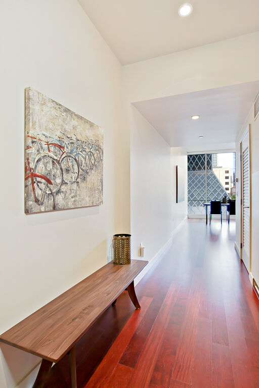 Property Photo: Foyer 909 5th Ave 304 WA 98164