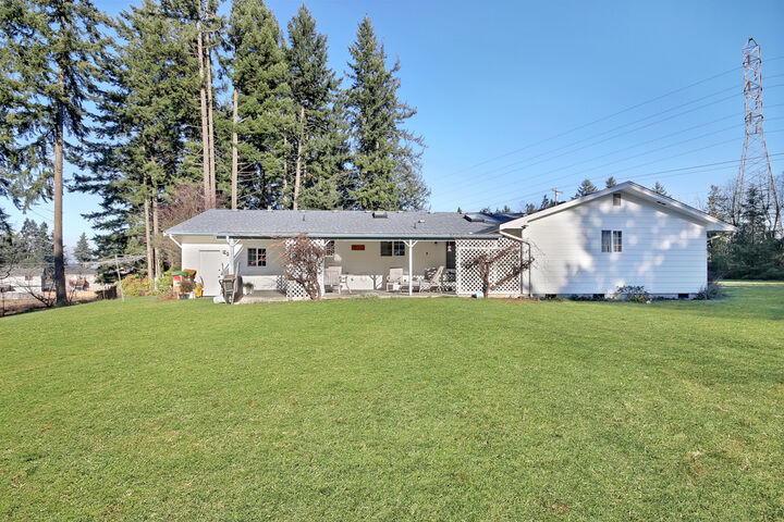 Property Photo:  22722 46th Ave E  WA 98387 
