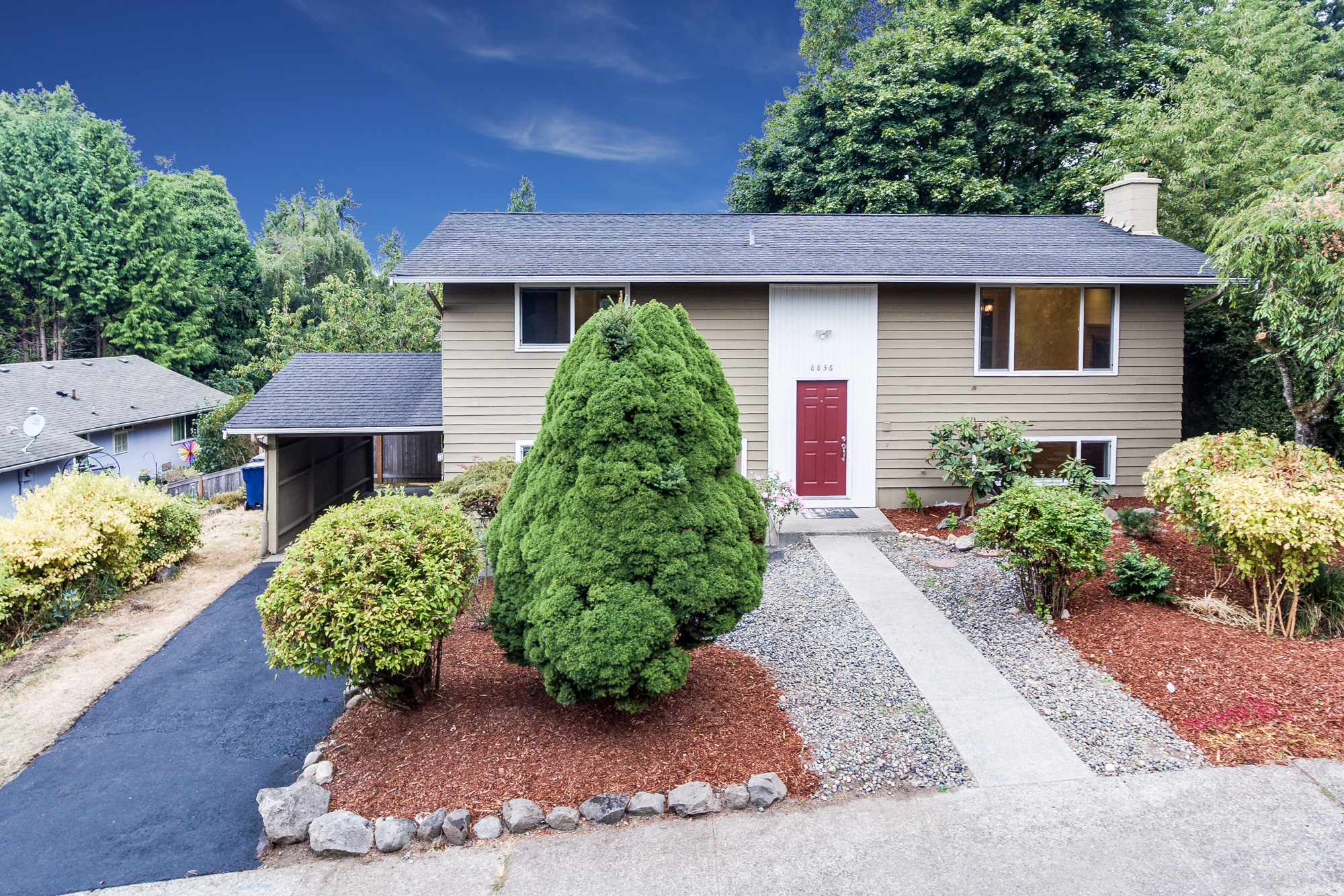 Property Photo: 8836 NE 138th St WA 98034