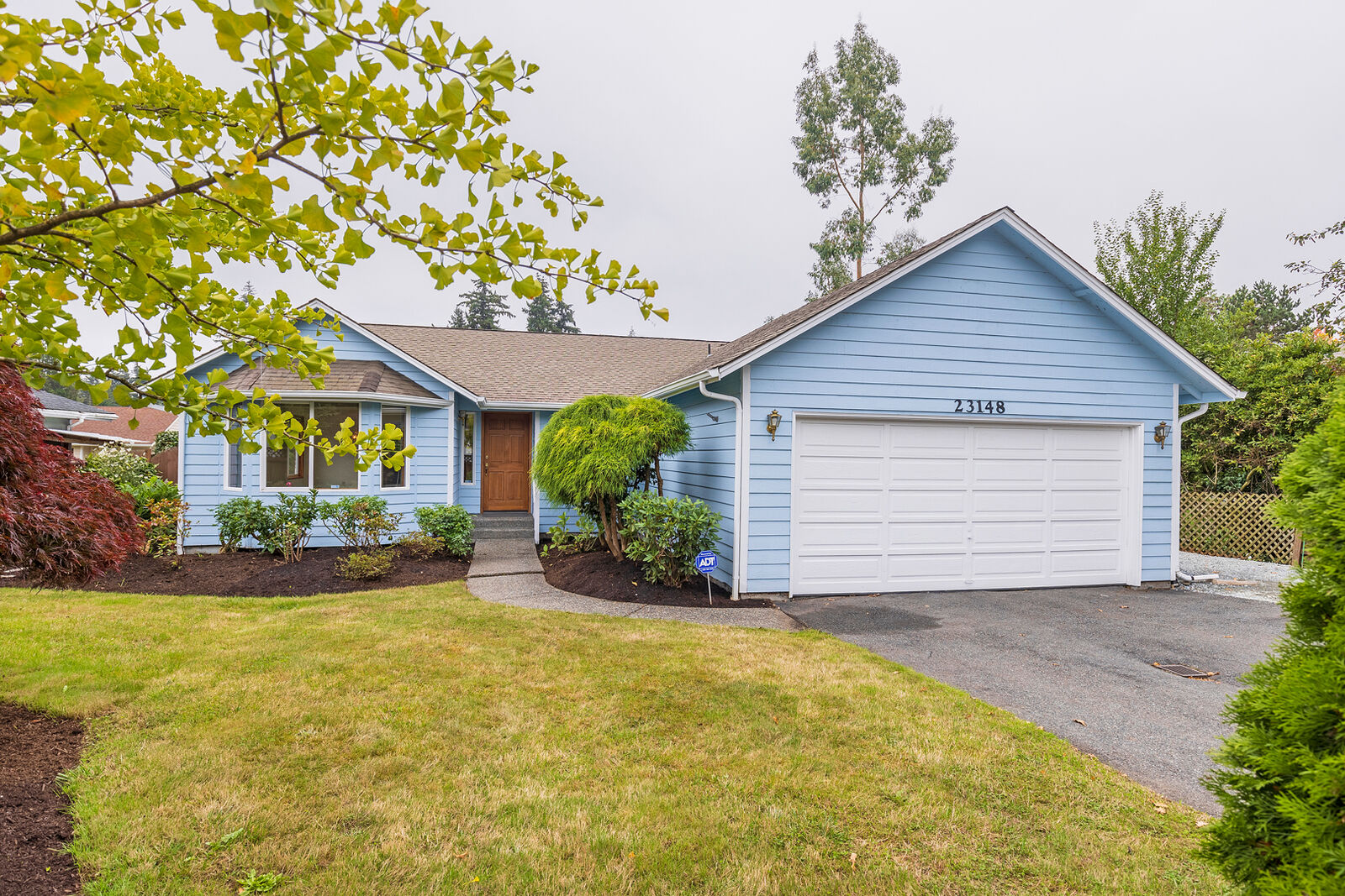 Property Photo: 23148 76th Ave W WA 98026