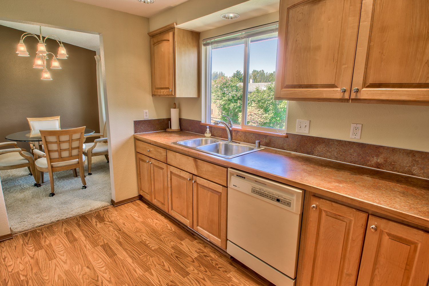 Property Photo: Kitchen 814 Dana Dr  WA 98284 