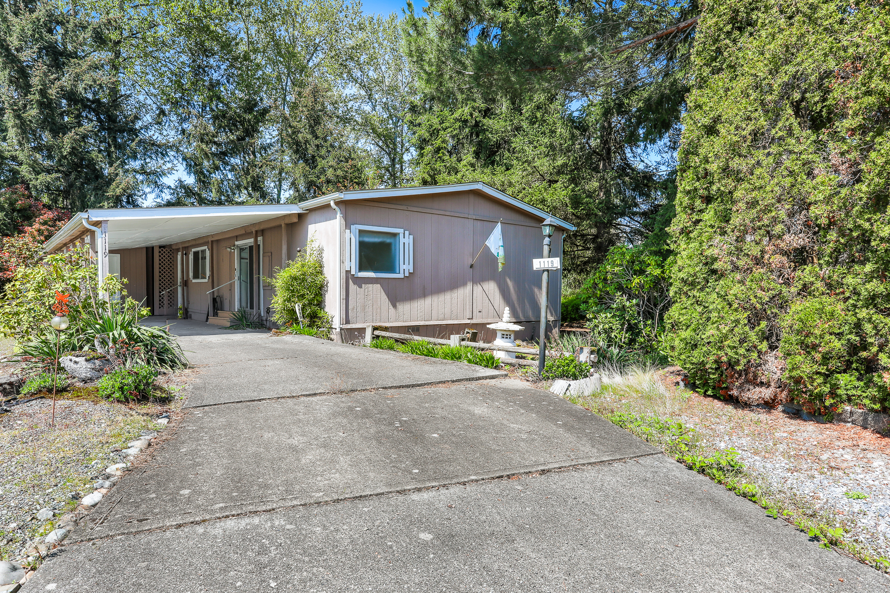 Property Photo: Home 1119 Park Circle WA 98021