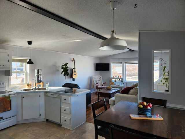 Property Photo:  9 Fir Crescent  NT X0E 0R5 
