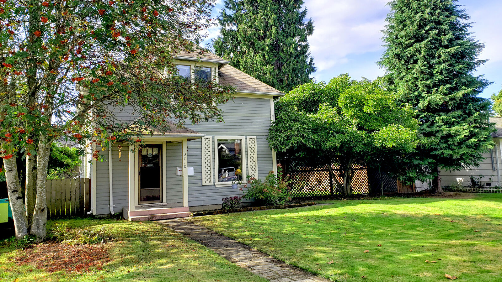 Property Photo:  3718  Hoyt Avenue  WA 98201 