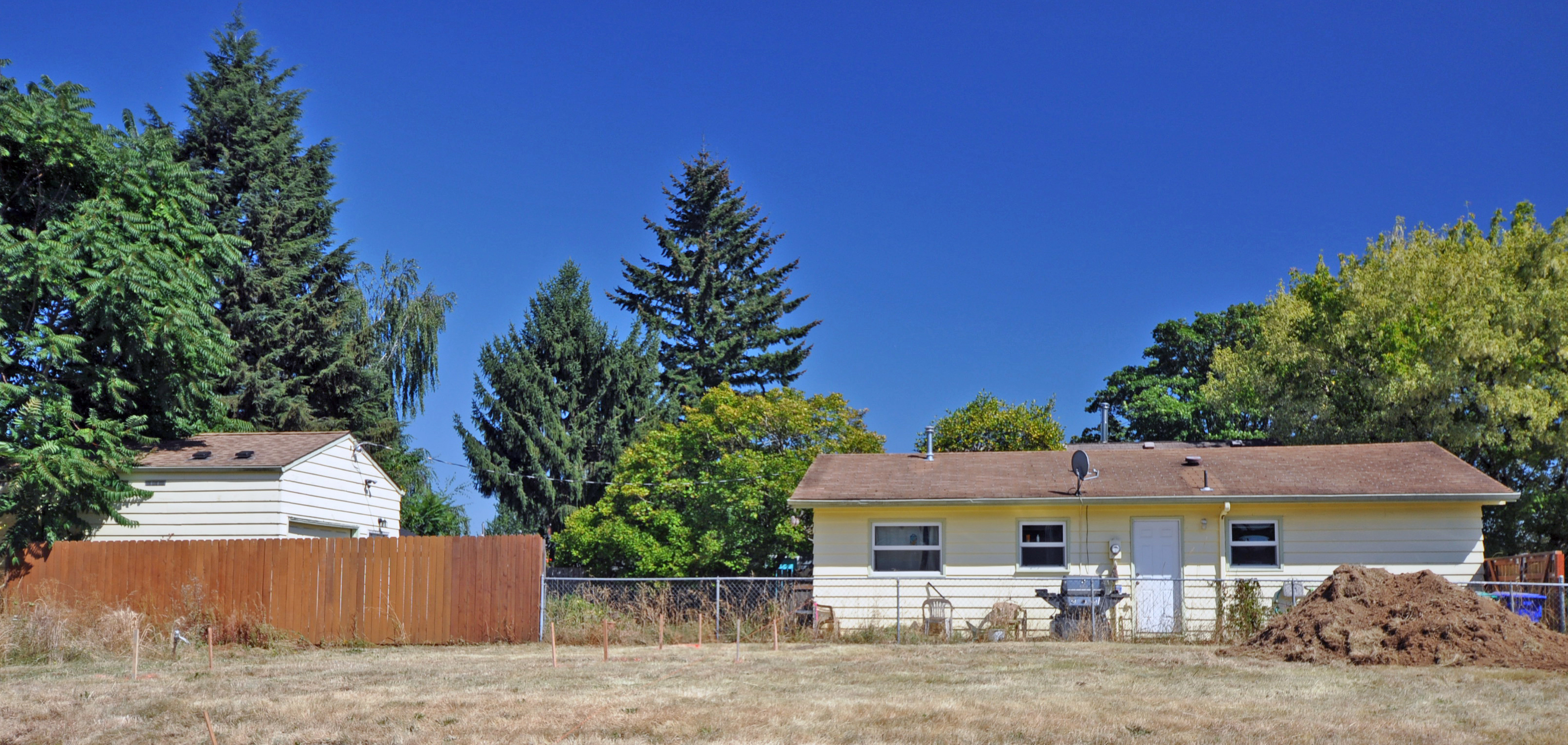 Property Photo:  5417 SE Boise St  OR 97206 