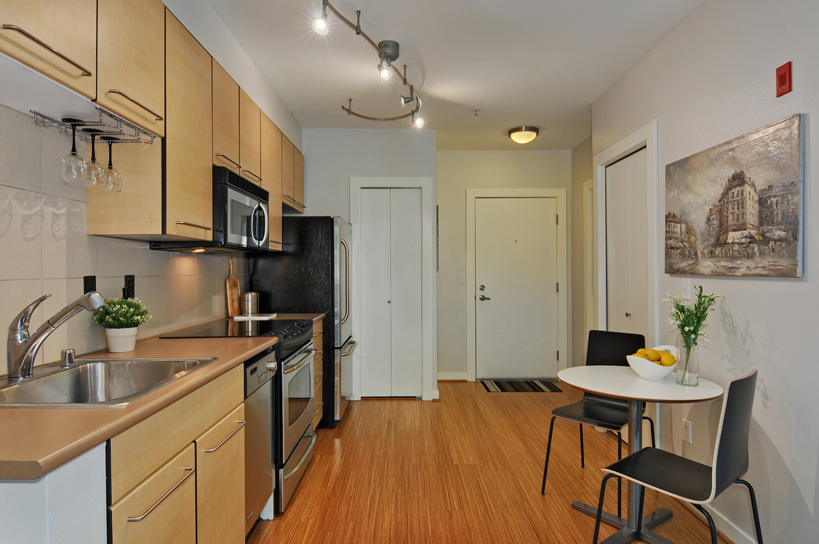 Property Photo: 1410 E Pine St W301 WA 98122