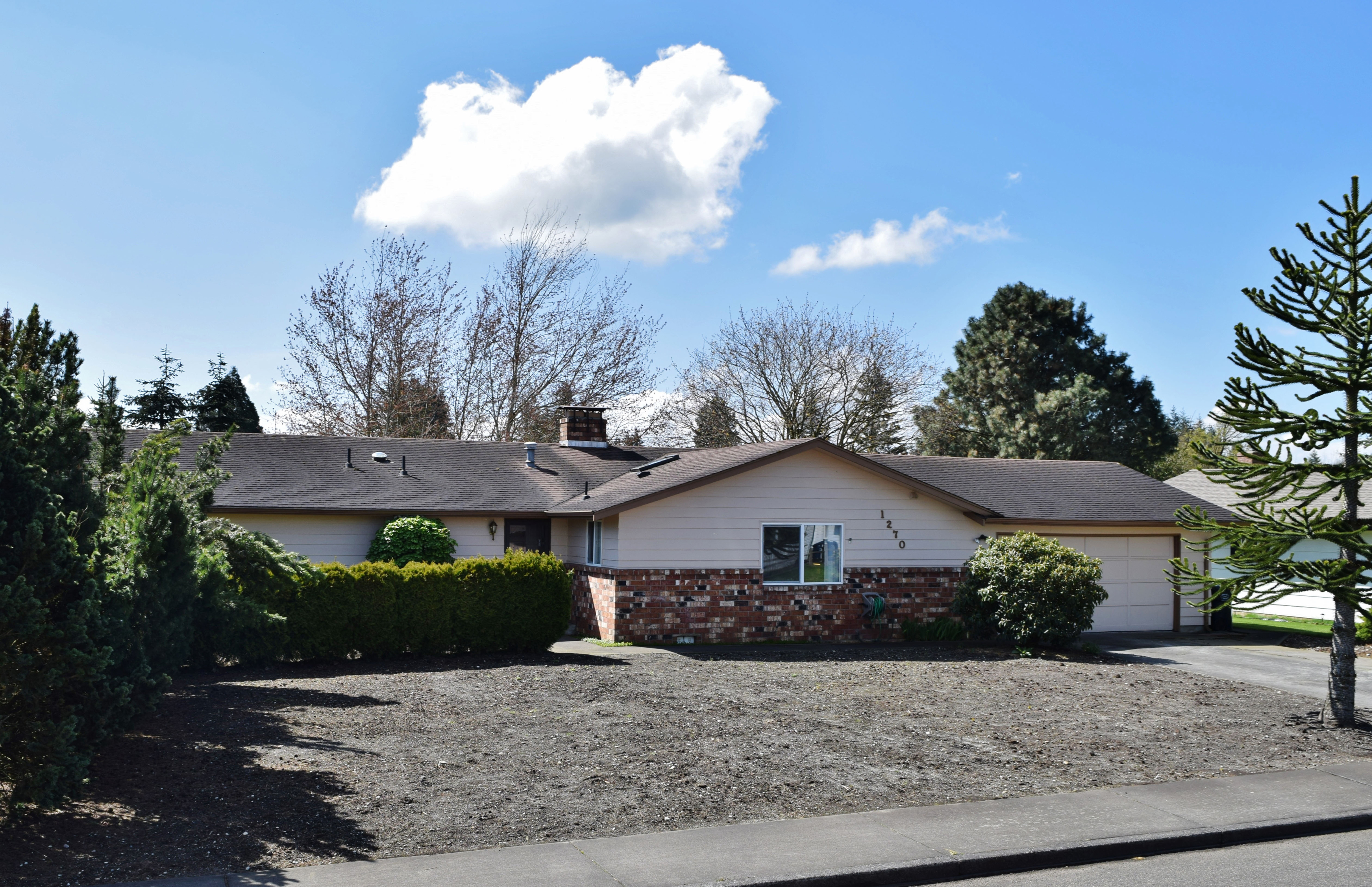 Property Photo: Exterior 1270 Garden Cir WA 98264