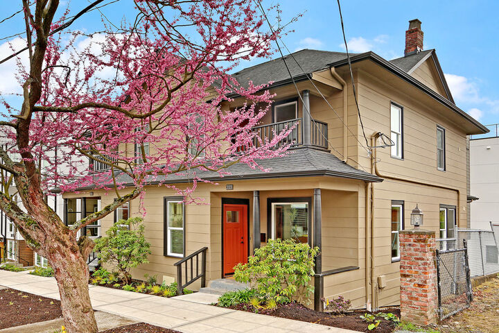 213 16th Ave  Seattle WA 98122 photo