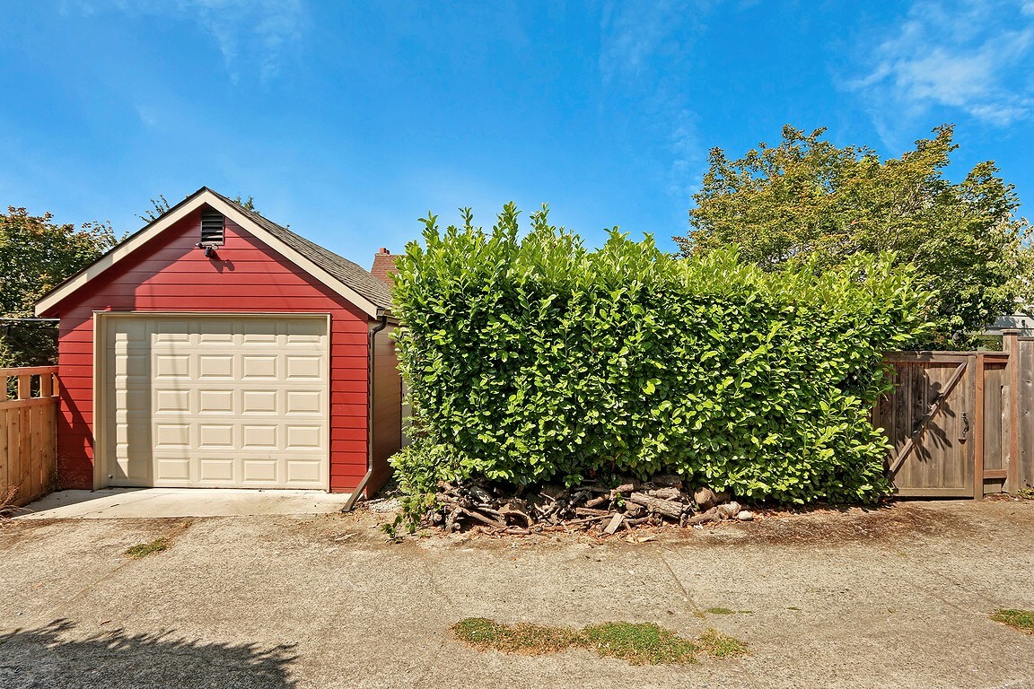 Property Photo: 2324 30th Ave S 2324 30th Ave S  WA 98144 